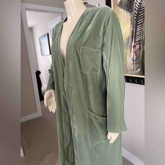 The MM6 MAISON MARGIELA Velvet Long House Coat - Picture 9 of 15